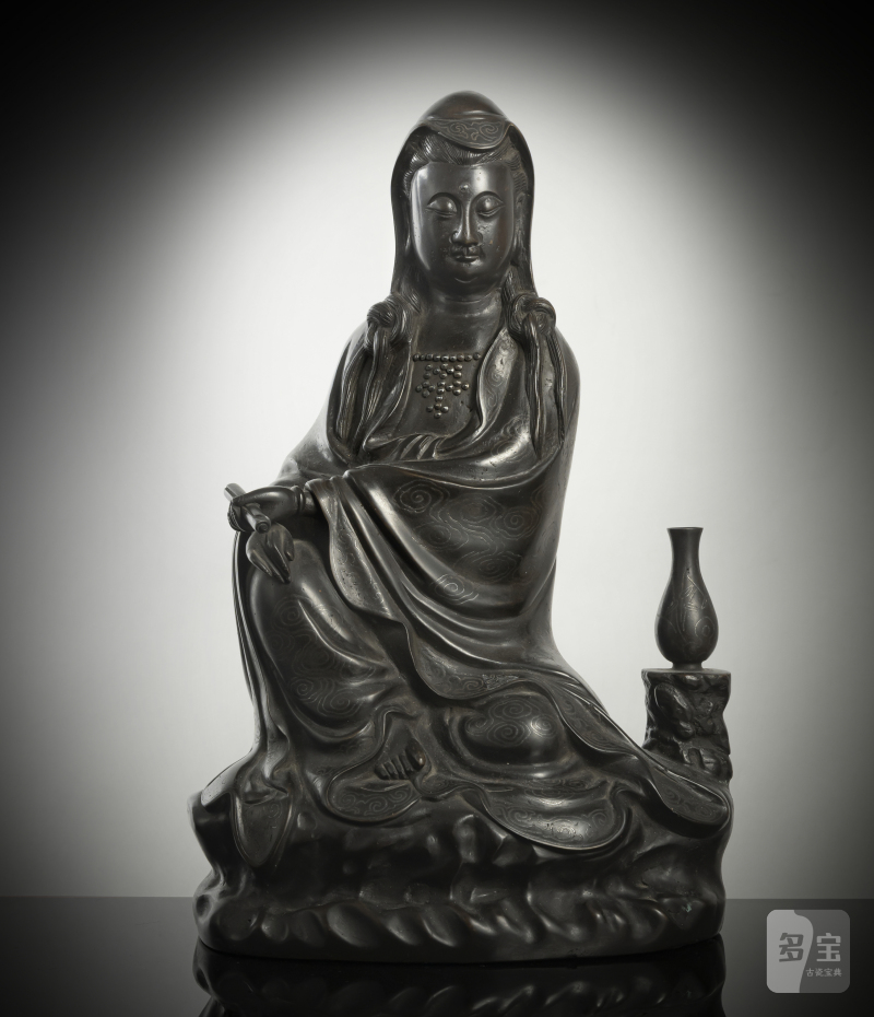 A FINE SILVER-INLAID BRONZE FIGURE OF GUANYIN - 图1